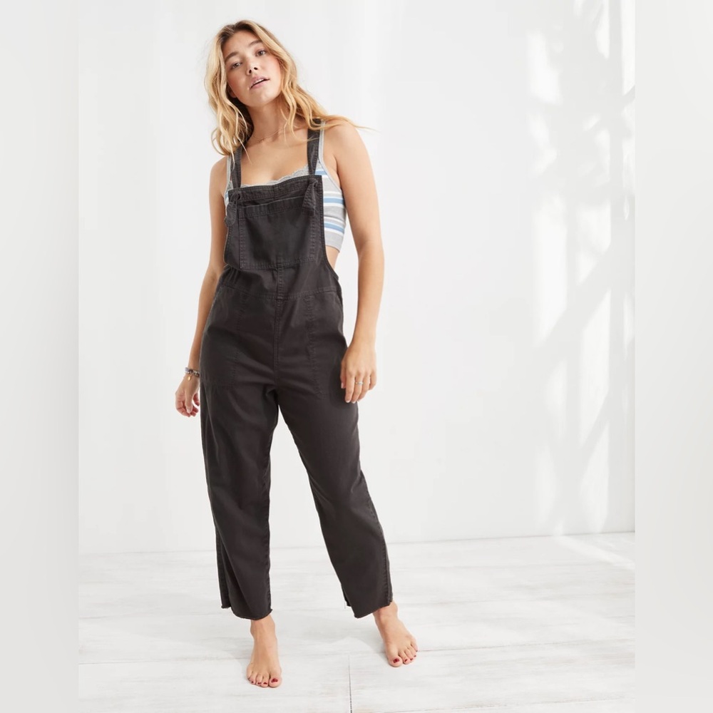Aerie women’s overalls size XS - in dark gray - baggy overalls
